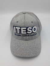 Cargar imagen en el visor de la galería, Gorra Gris Jaspe ITESO realzado
